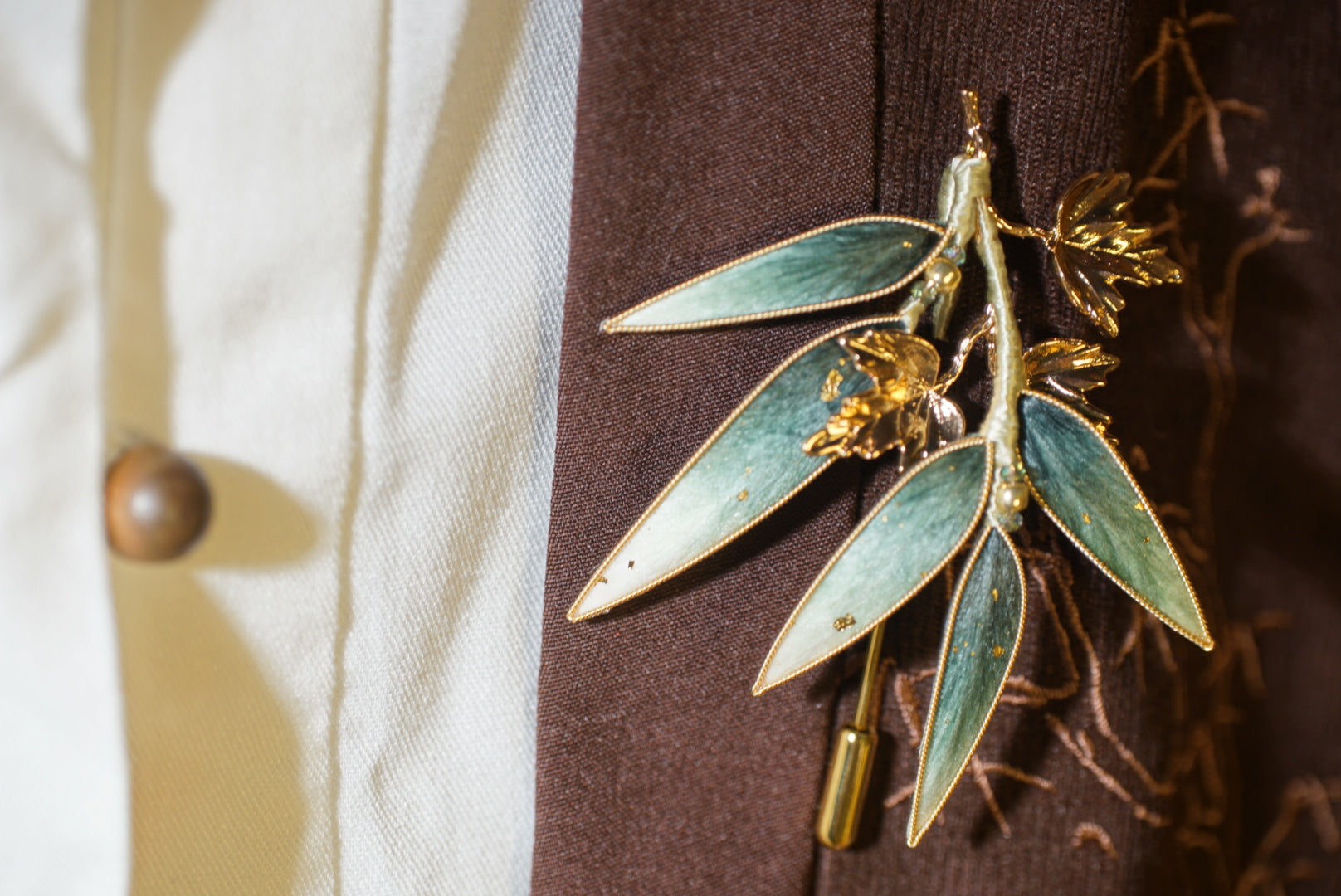 Bamboo Leaf Ronghua Brooch